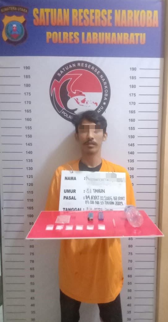 Seorang Pria, Warga Medan, di Tangkap Satres Narkoba Polres Labuhanbatu Karena Sabu di Kanopan