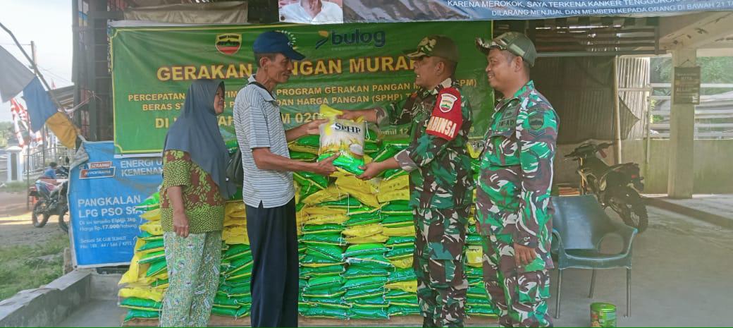 400 Karung Beras Di Bagikan Koramil 12/LP, Dalam Gerakan Pangan Murah Di Sungai Kanan