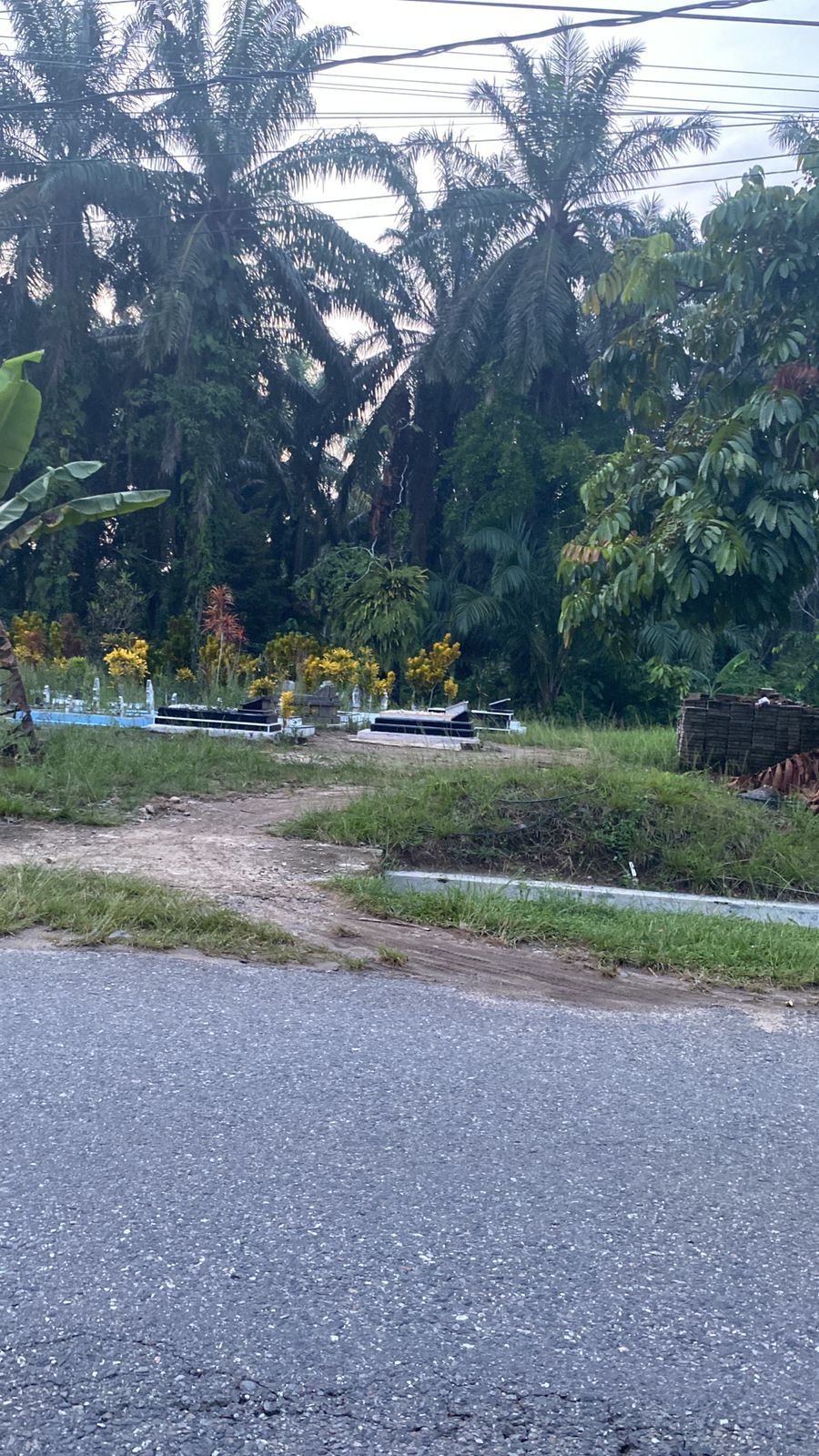 Tidak Jauh Dari Polsek NA IX-X, Sabu-Sabu Marak, Belakang Pemakaman Umum