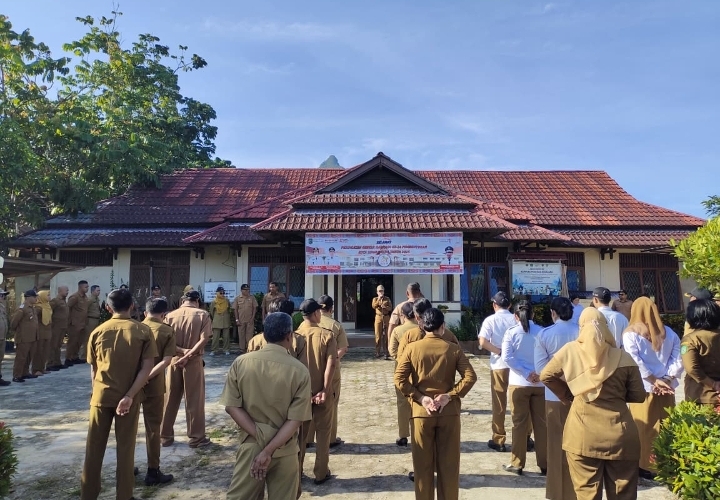 Walikota Singkawang Pimpin Langsung Apel Pagi Bersama Jajaran ASN di Kelurahaan Nyarumkop