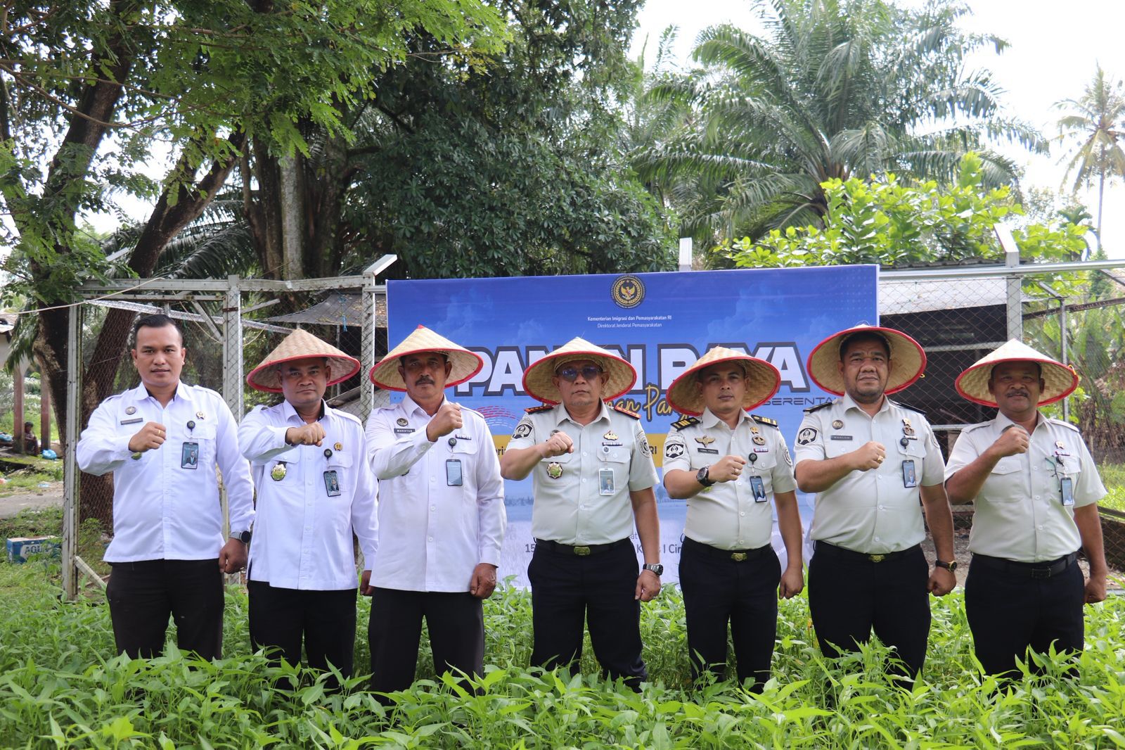 Dukung Hanpang Nasional, Lapas Lobusona Panen Raya Serentak Kemenimipas