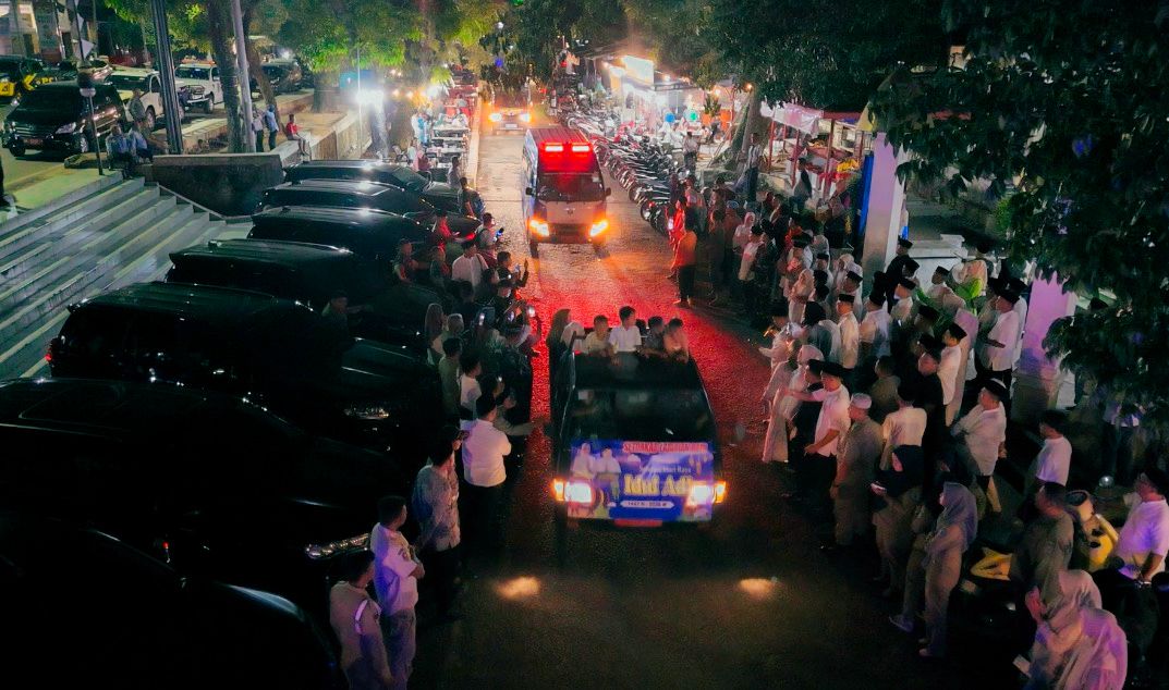 Ribuan Masyarakat Bersama Bupati Labuhanbatu Ramaikan Pawai Obor Idul Adha