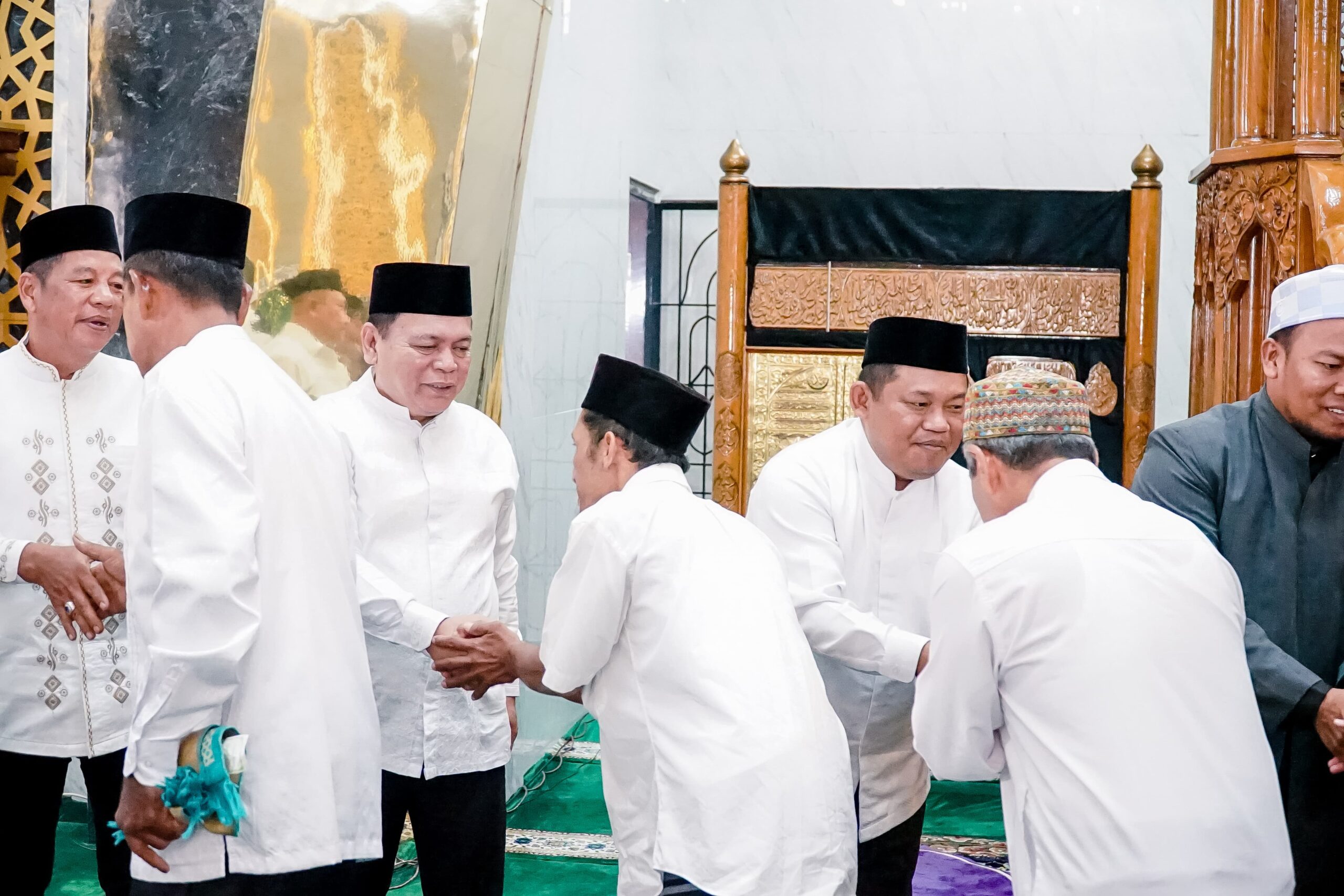Wakil Bupati Labuhanbatu Shalat Idul Adha di Masjid Raya Al Ikhlas Ujung Bandar