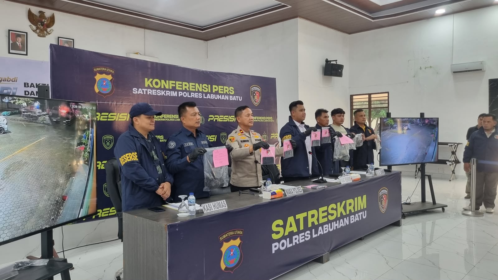 Bom Molotov Hantam Barbershop di SM Raja, 4 Terduga Pelaku Dibekuk Tim Gabungan