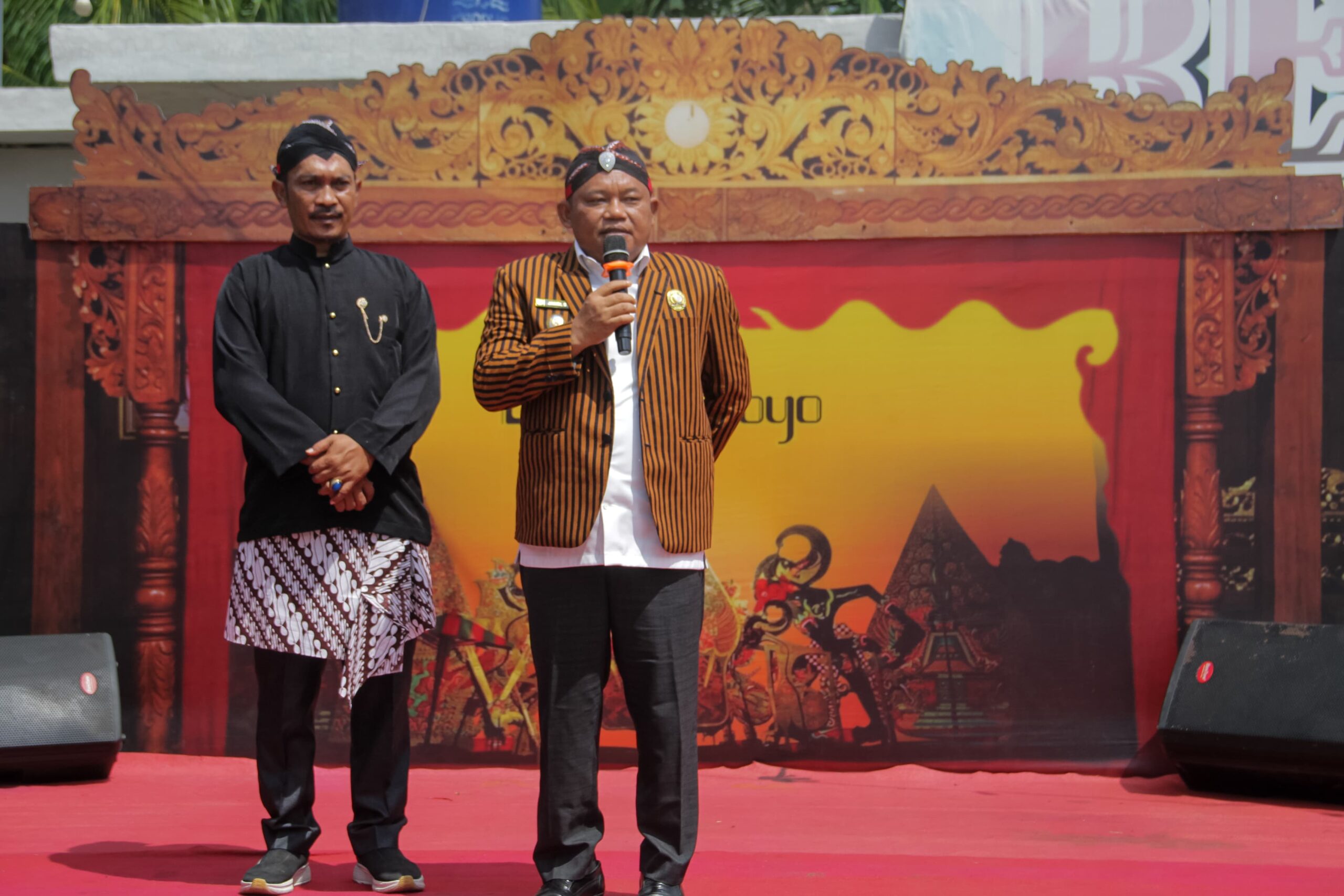 Meriahnya Perayaan 1 Suro di Desa Kampung Baru, Ribuan Warga Antusias Ikuti Kirab Budaya Jawa