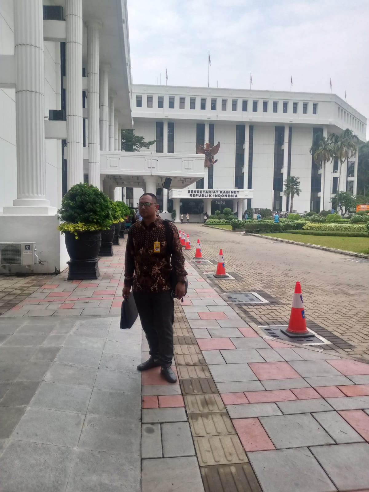 Oknum Kader Parpol Kini Dilanda Somasi Terbuka Kasus Proyek Dapur MBG Fiktif