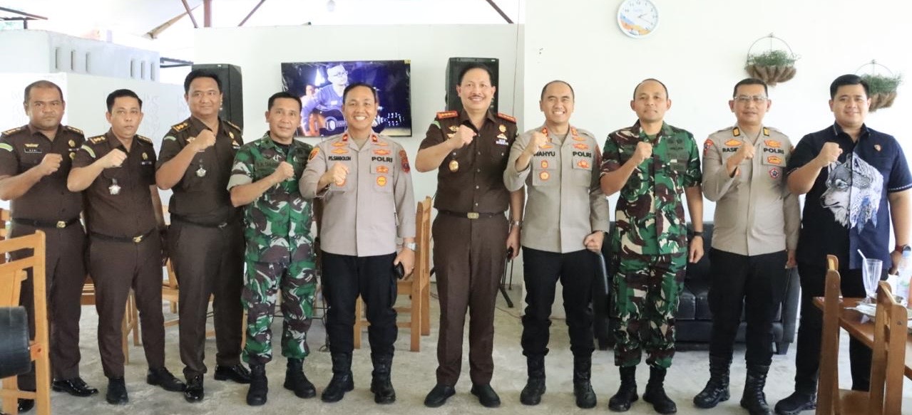 Kompak! Kapolres, Dandim, dan Kajari Labuhanbatu Makan Bareng Perkuat Sinergi