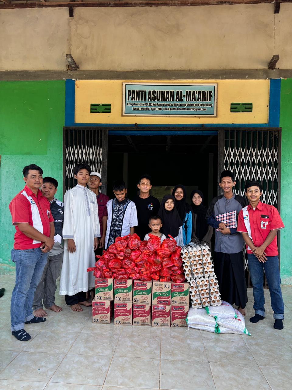Berbagi Keberkahan, Pemilik SPBU Sungai Wie Singkawang Tengah Salurkan Paket Sembako ke Panti Asuhan Al-Ma’arif